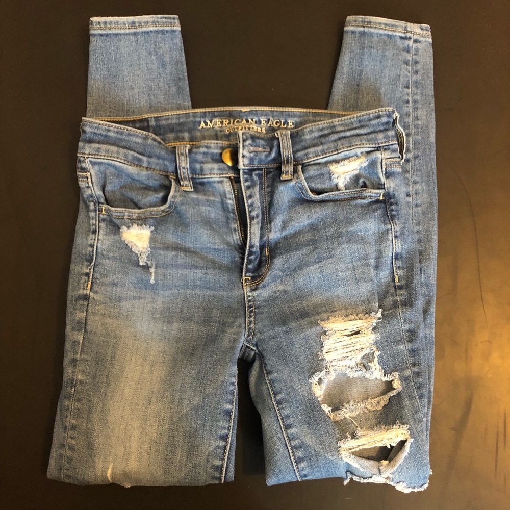 American Eagle Hi-Rise Ripped Jegging